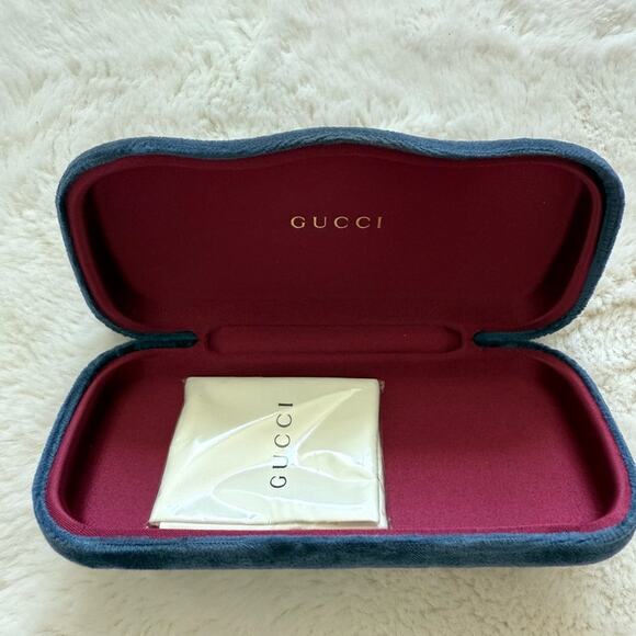 NEW!!! Gucci velvet  sunglasses case Authentic - Picture 2 of 5